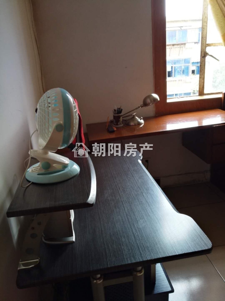 前锋一村 65平 南向三室一卫 交通便利 配套齐全