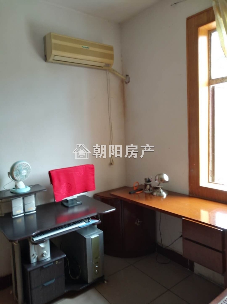 前锋一村 65平 南向三室一卫 交通便利 配套齐全
