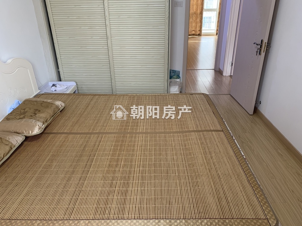 银鹭万树城 118平 南向三室 满两年 精装 学区房