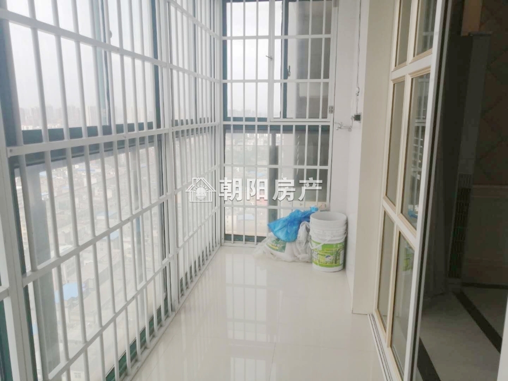 东方丽景 118平 精装三室 交通便利 配套齐全