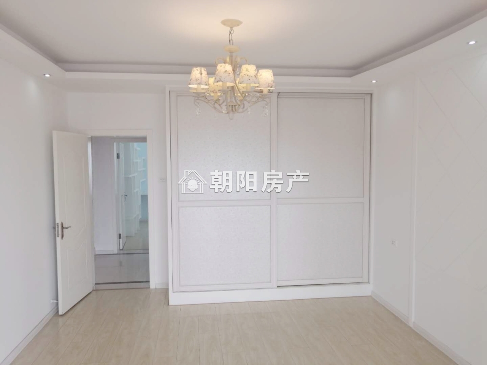 东方丽景 118平 精装三室 交通便利 配套齐全