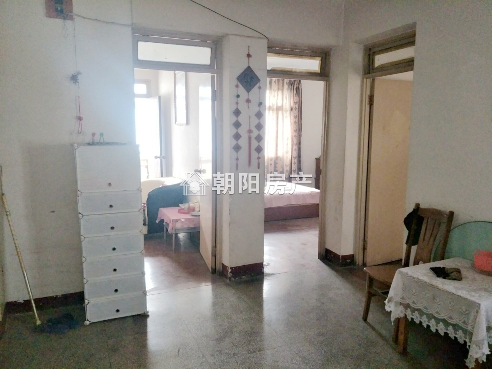 三中家属楼 78平 南向三居 满两年 交通便利