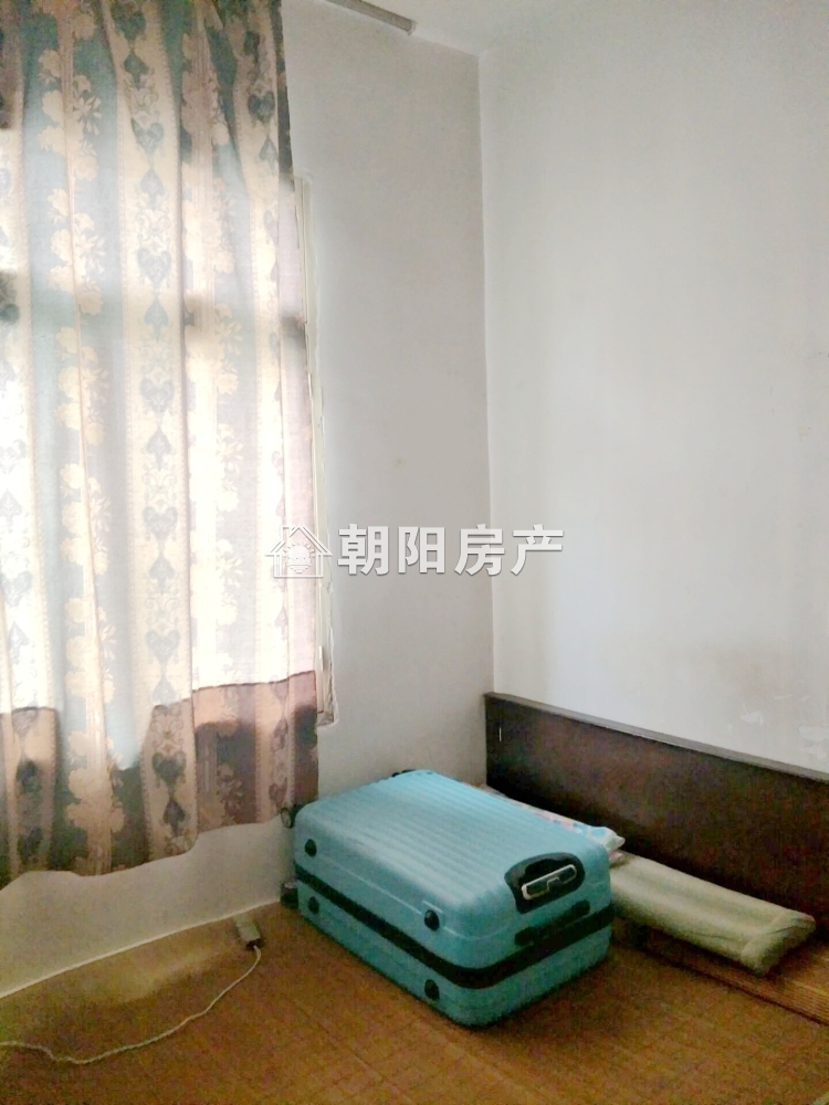 三中家属楼 78平 南向三居 满两年 交通便利