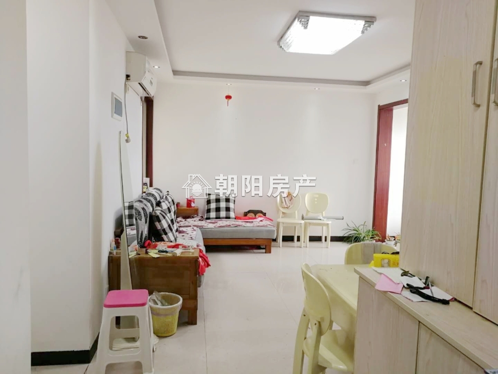 东方名珠 100平 南向精装两室 满两年 交通便利配套全