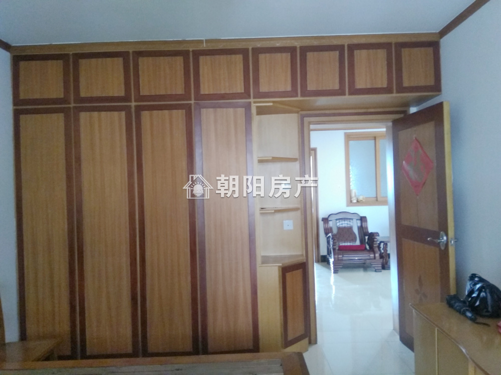 广场小区 84平 南向两室 满两年免税 简装