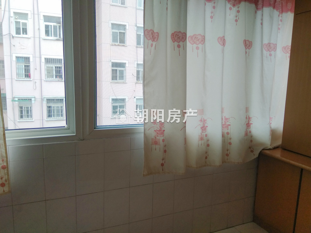 广场小区 84平 南向两室 满两年免税 简装