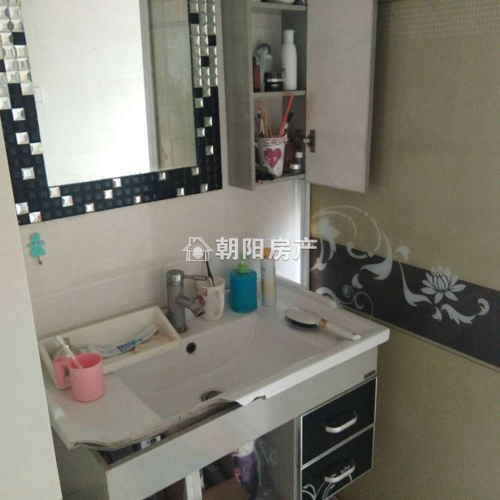 香榭华都东区 87平 精装南向两居 满两年 交通便利