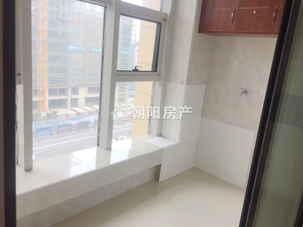 金地环球港 128平 南向三室二厅 随时看房 普装温馨出租
