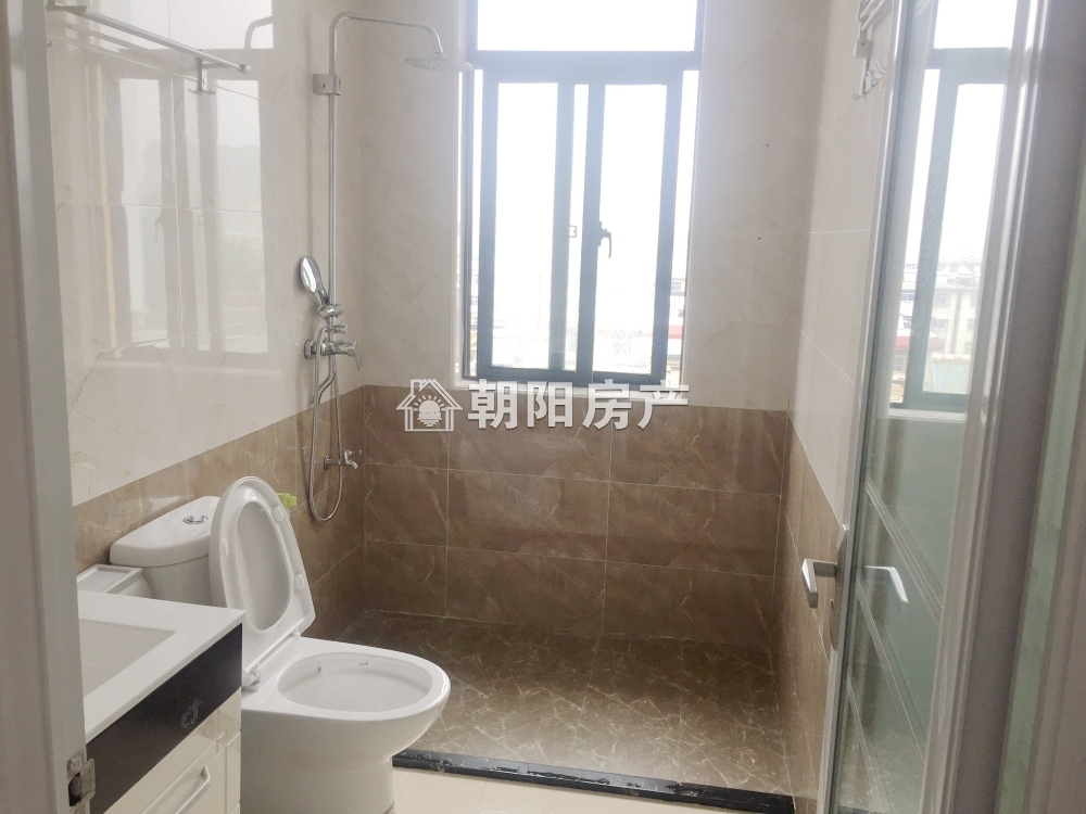 金地环球港 128平 南向三室二厅 随时看房 普装温馨出租