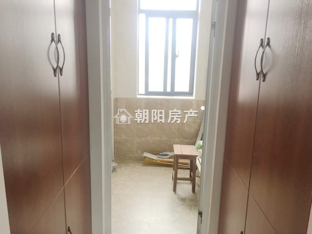 金地环球港 128平 南向三室二厅 随时看房 普装温馨出租