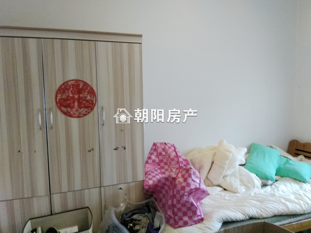铁三处 75平 南北通透三室 满两年 交通便利配套齐全