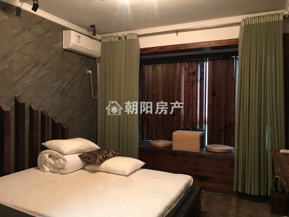 英伦联邦 100平 南向精装两居 满两年 4200元/平