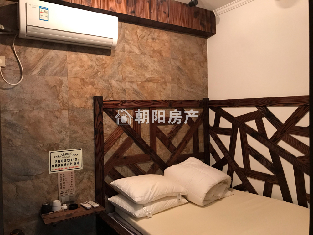 英伦联邦 100平 南向精装两居 满两年 4200元/平