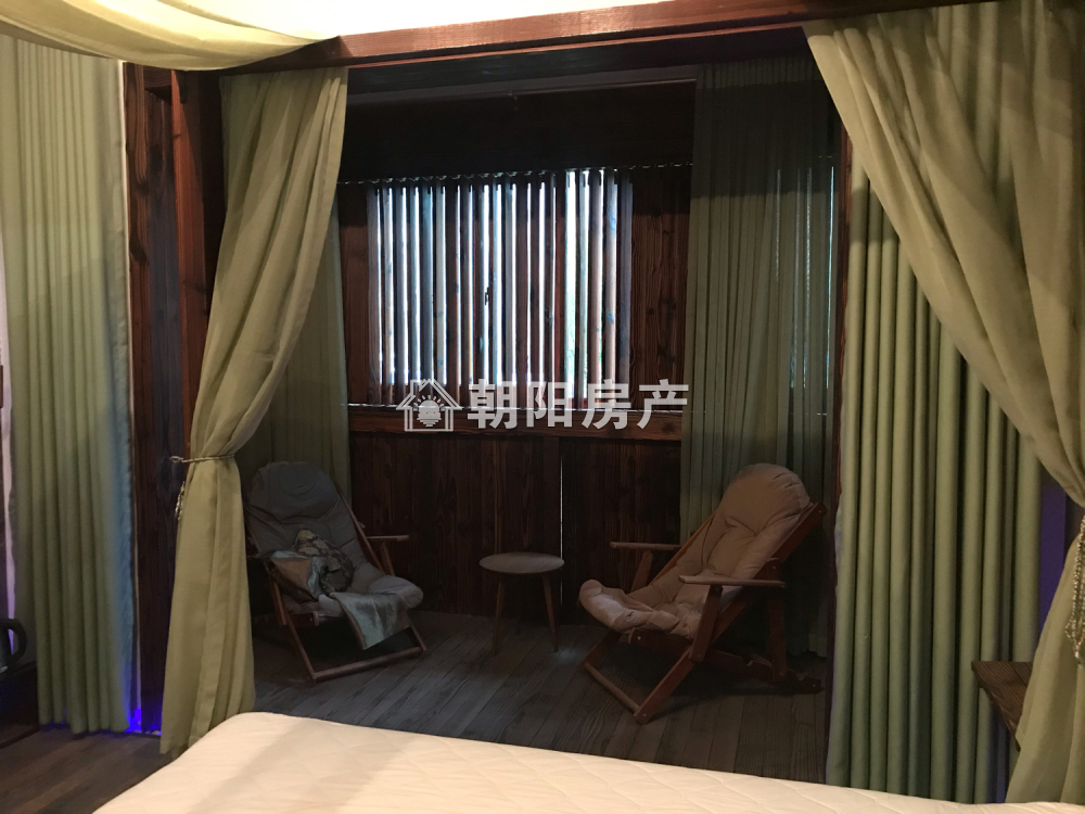英伦联邦 100平 南向精装两居 满两年 4200元/平