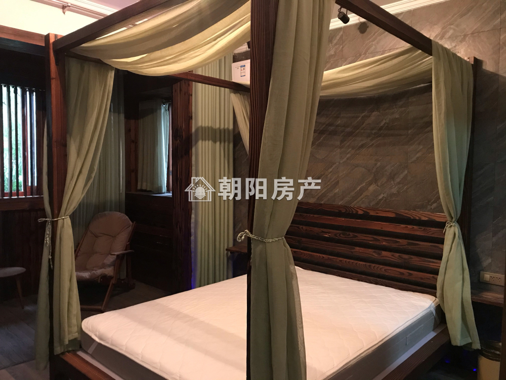 英伦联邦 100平 南向精装两居 满两年 4200元/平
