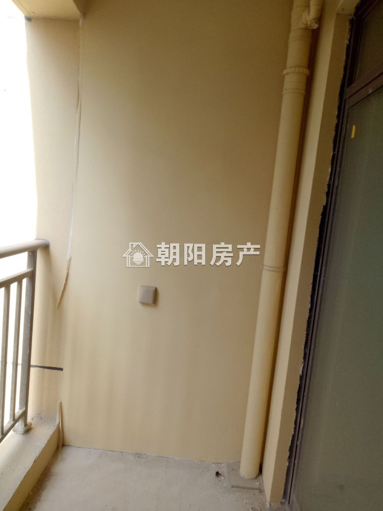 泉山湖香颂小镇 115平 南向三室两卫 学区房 采光好 随时看房