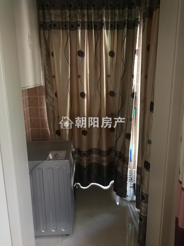 顺发泽润园 101平 南向精装三室 满两年 3627元/平