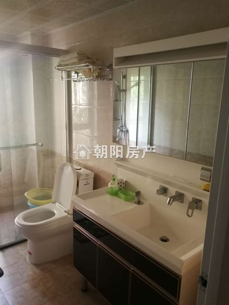 顺发泽润园 101平 南向精装三室 满两年 3627元/平
