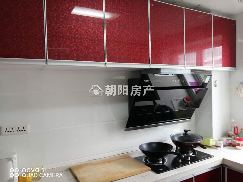 胜利小区 96平 南向精装三居 满两年 单价仅2083元/平