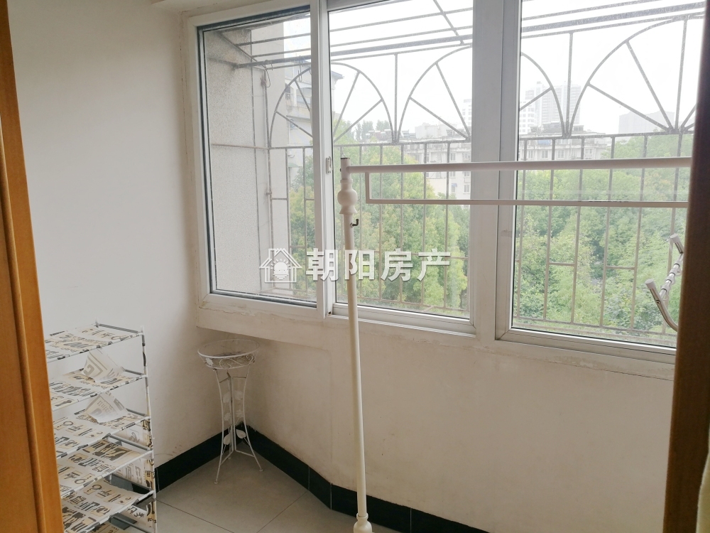 百花园三期 105平 朝南三室 简装 交通便利 随时看房