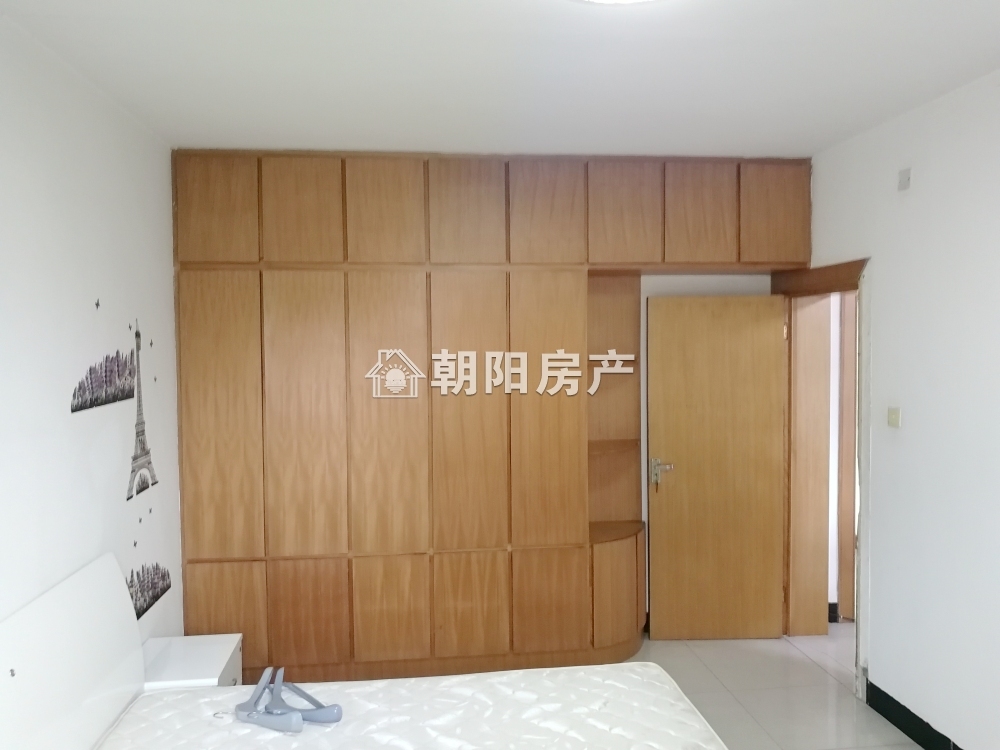 百花园三期 105平 朝南三室 简装 交通便利 随时看房