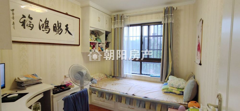 龙湖中心 120平 豪装三室 满两年 交通便利配套全