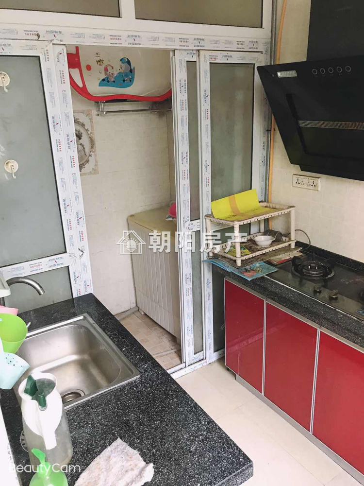 金岭村 60平 南向精装一室一厅 满两年 交通便利