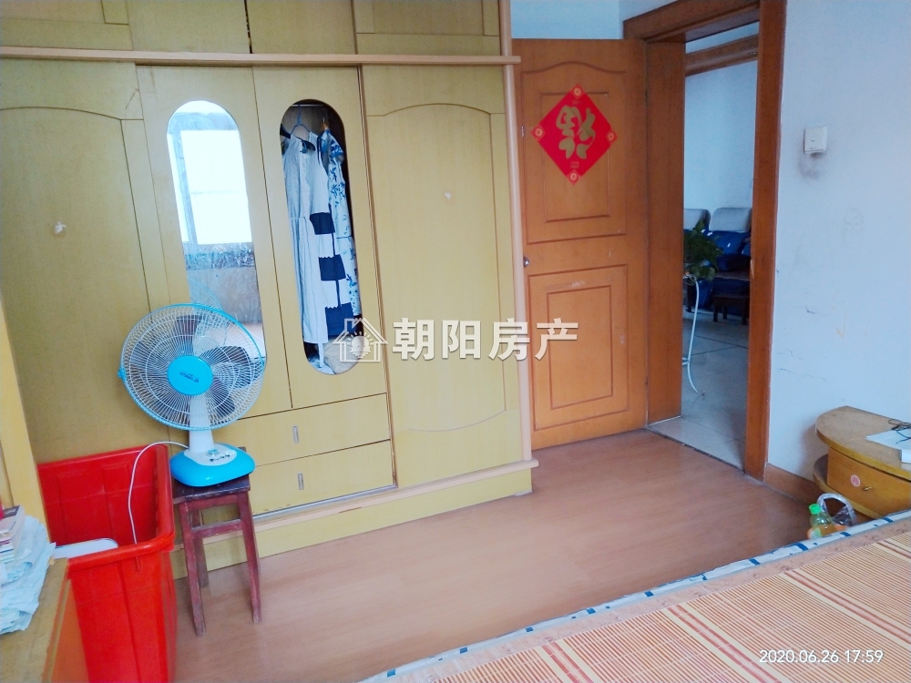 广场小区 82平 朝南两室满五唯一 学区房采光好