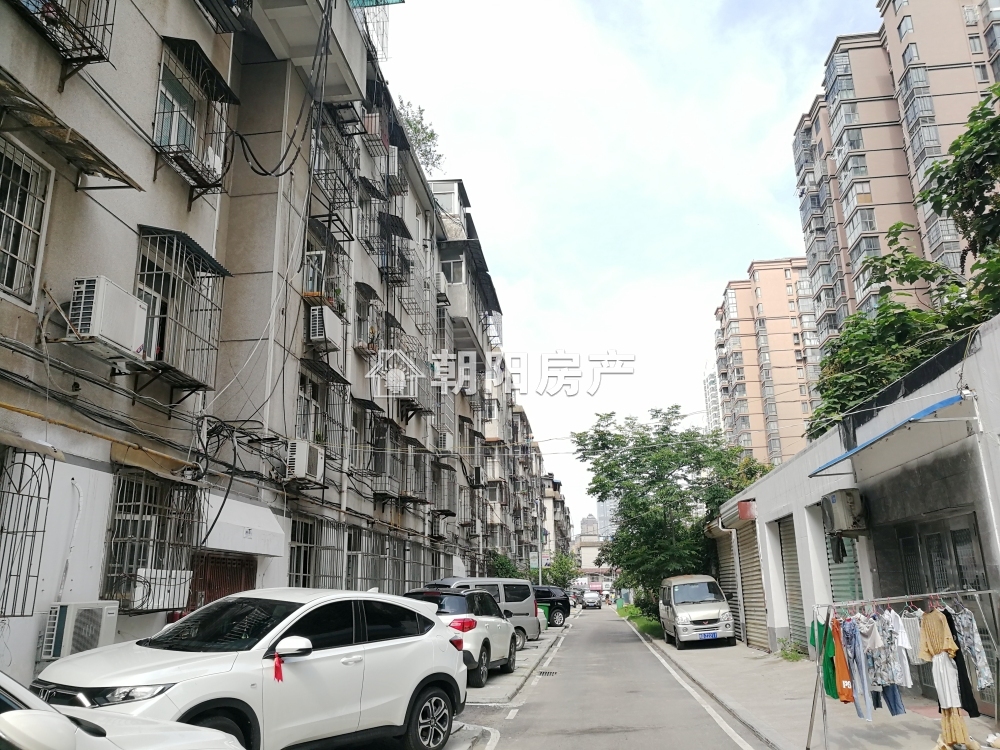 华声苑 126平 南向精装三室 满两年 交通便利 学区房