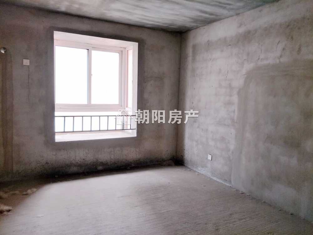 朝阳雅园 135平 南向三室二厅 毛坯 3396元/平