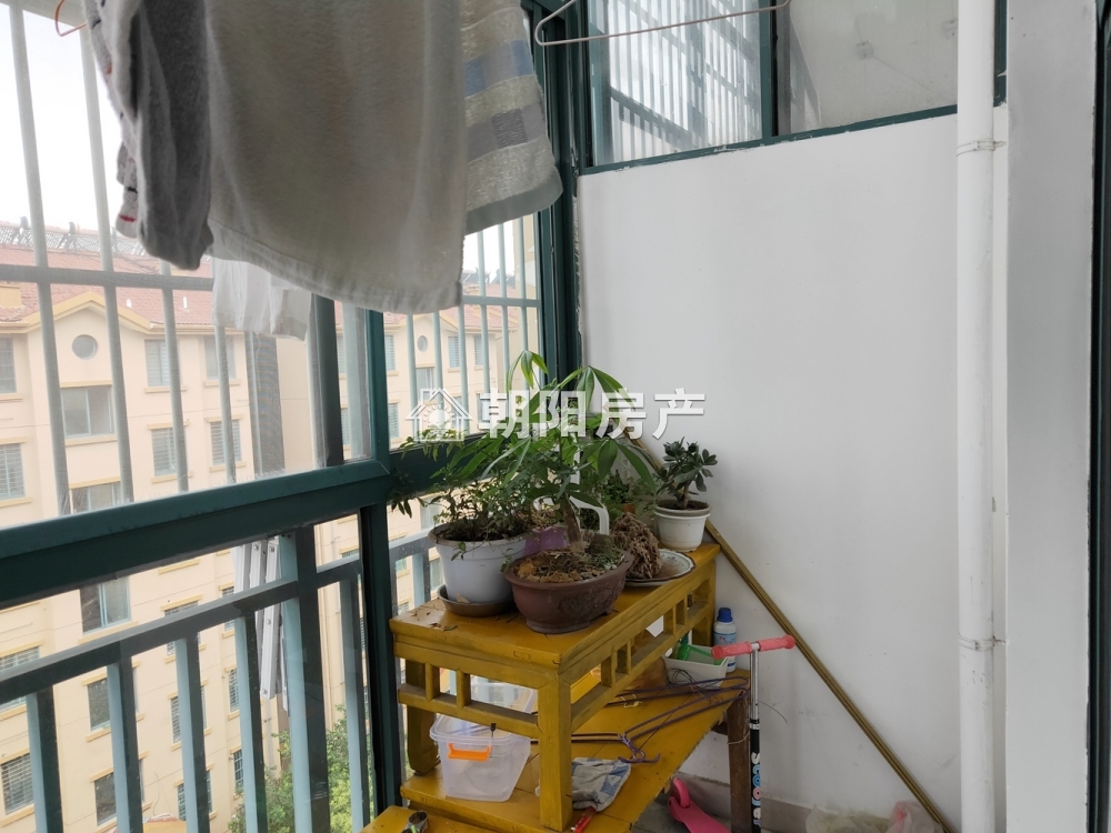 香榭华都西区 126平 南向三室二厅 满两年 配套齐全