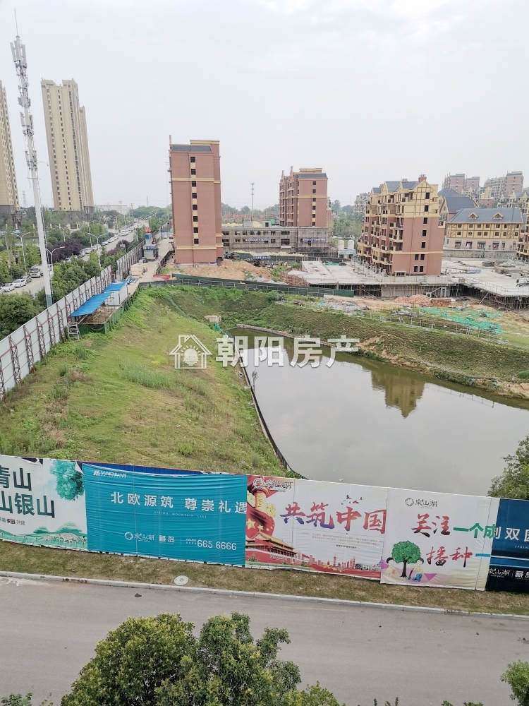泉山湖兰乔公馆 122平 朝南精装三室 满两年 学区房