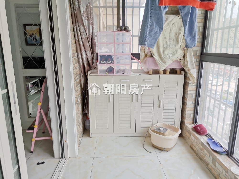 泉山湖兰乔公馆 122平 朝南精装三室 满两年 学区房