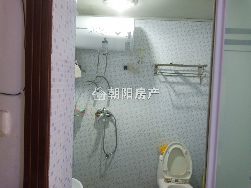 金龙门公寓 44平 精装一室 满两年 龙湖公园旁