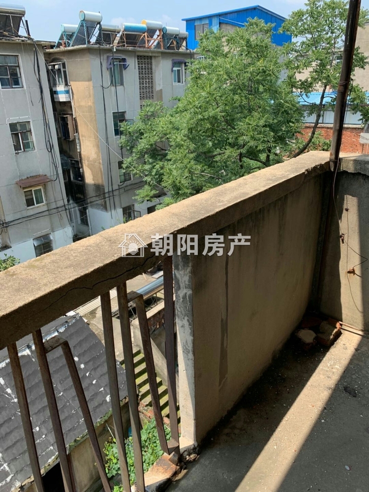 卫校教师楼 62平 朝南两居 满两年 1613元/平