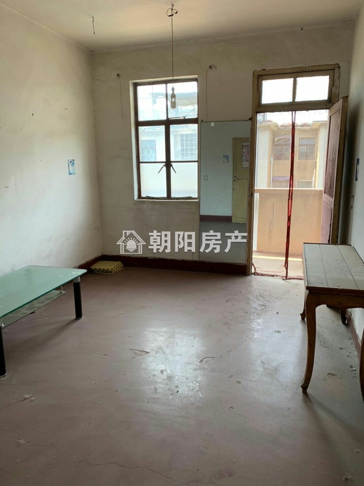 卫校教师楼 62平 朝南两居 满两年 1613元/平