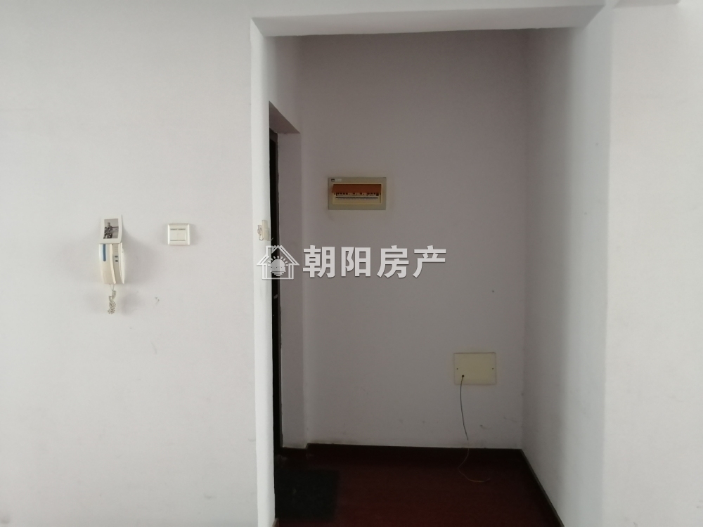 楚都新城 104平 南向三室采光好 学区房满两年