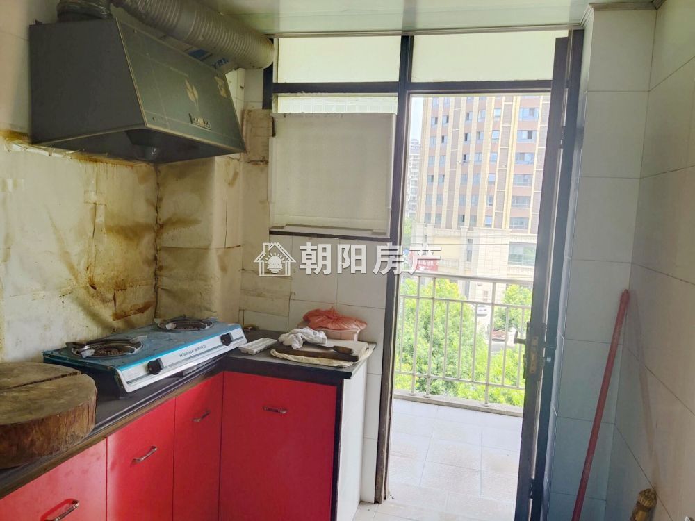 惠利商住楼 97平 南向精装三室 满两年 学区房