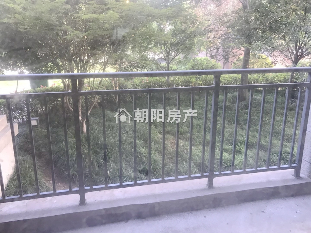 泉山湖兰乔公馆 115平 南向三居 毛坯 交通便利 学区房