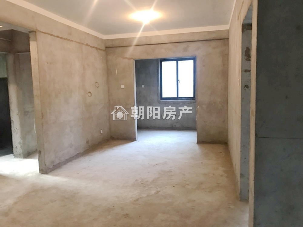 泉山湖兰乔公馆 115平 南向三居 毛坯 交通便利 学区房