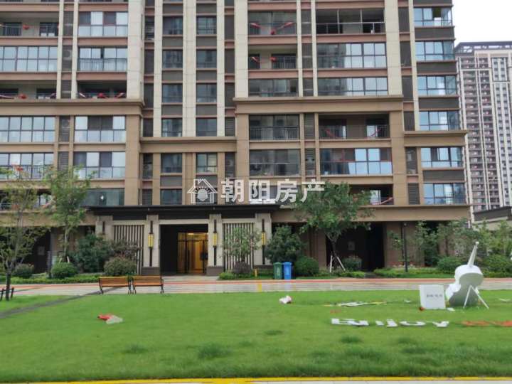 新城悦府毛坯房3室2厅急售