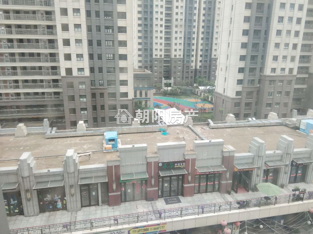 万茂华府 117平 南向三室二厅 毛坯 交通便利 学区房