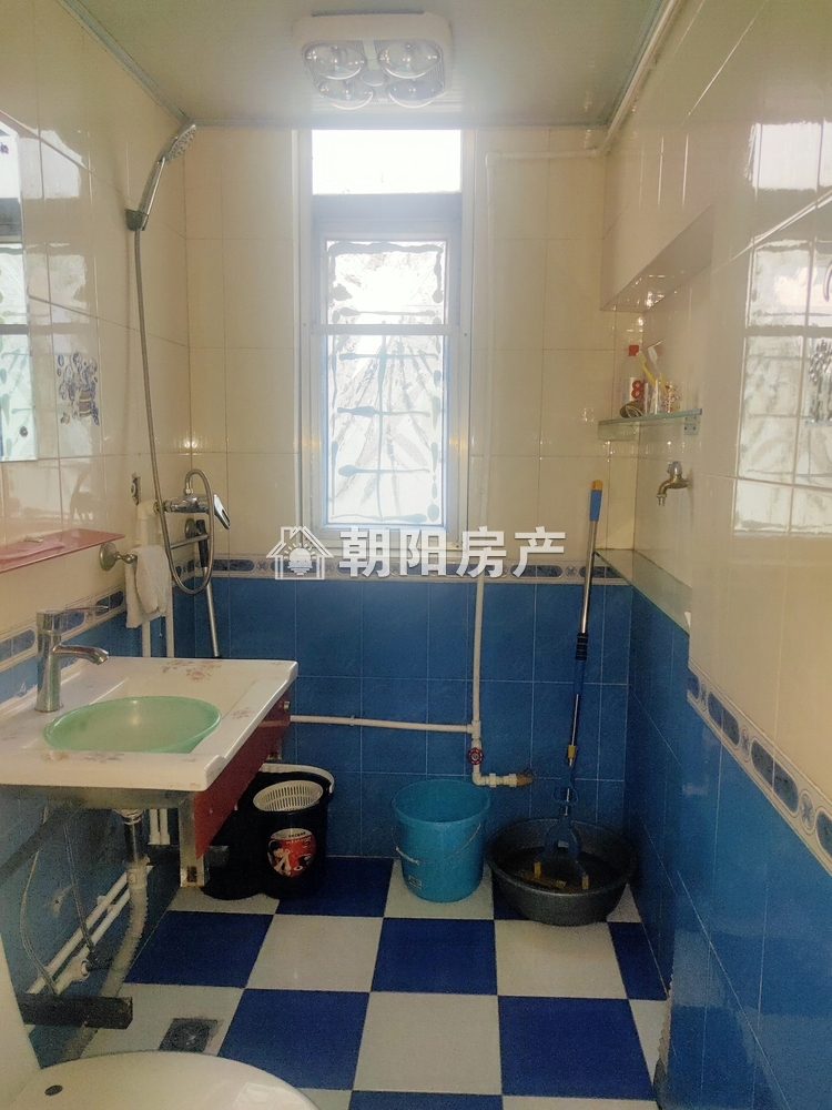 煤炭局大院 78平 朝南精装三室 学区配套齐全