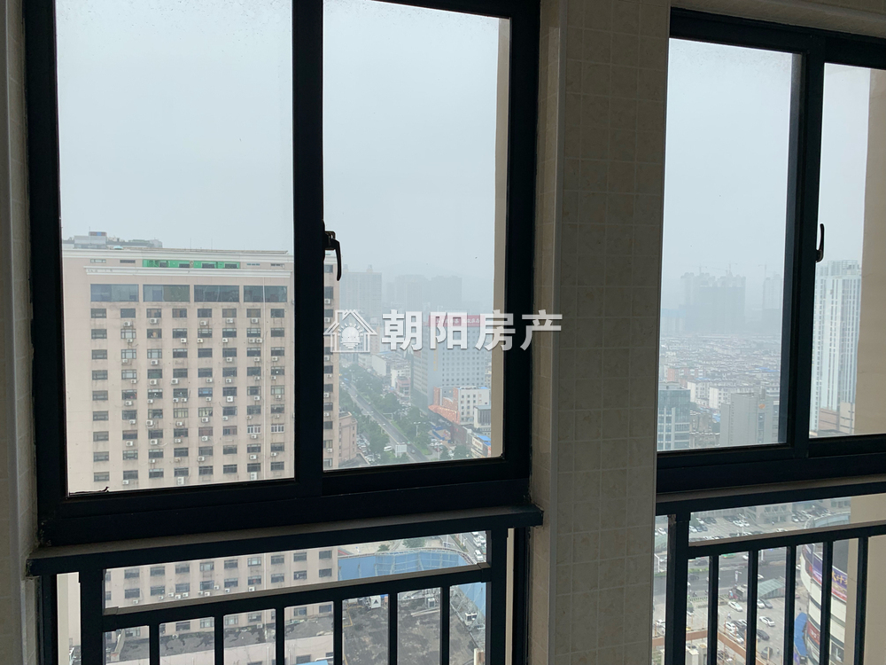 世纪天成 154平 精装南向三室二厅 满两年 交通便利 学区房
