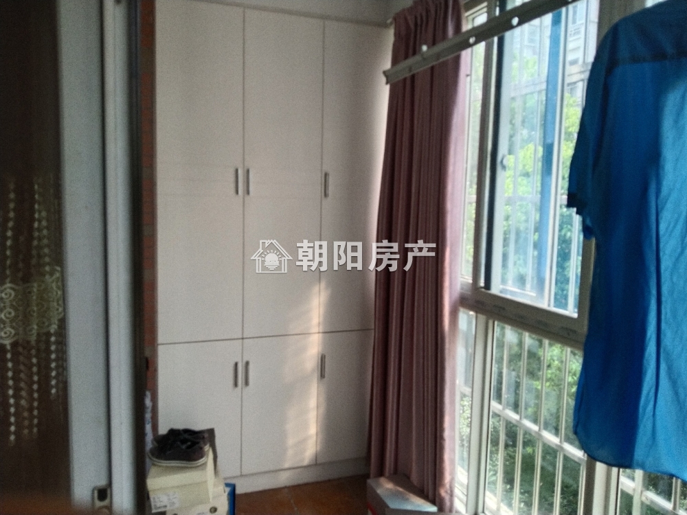 银鹭万树城 133平 南向大三居 满两年 交通便利 学区房