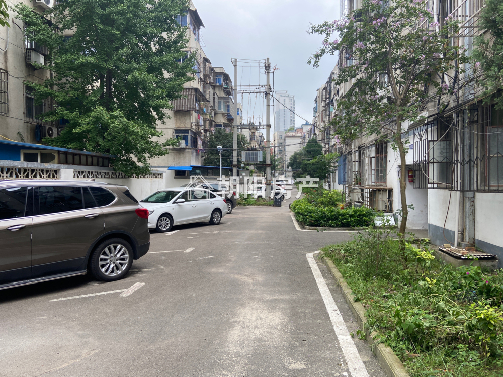 正发小区 67平 南向两居 免税 单价2671元
