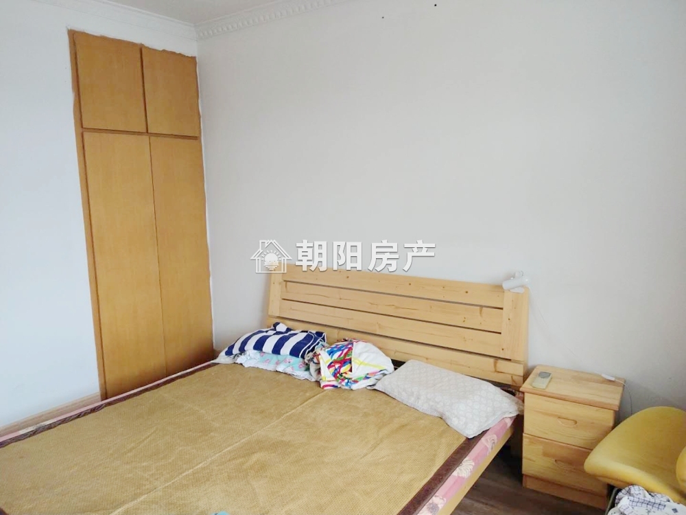 园丁小区 73平 南向两室 满两年 交通便利 随时看房