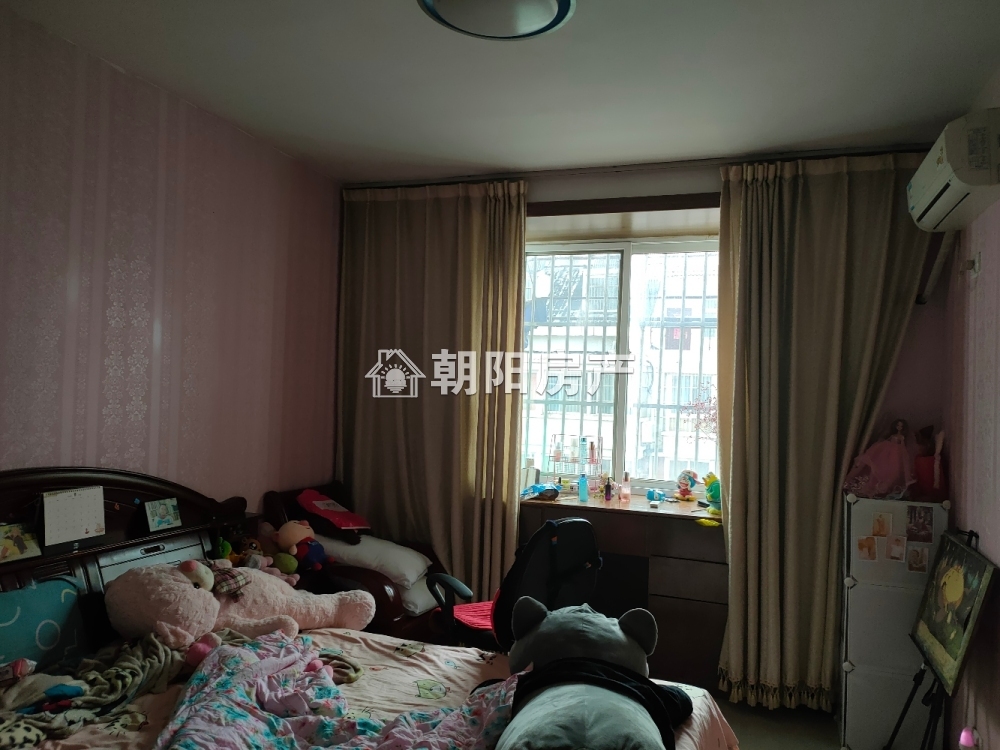 现代花园 138平 朝南三室 满两年 2033元/平 学区房