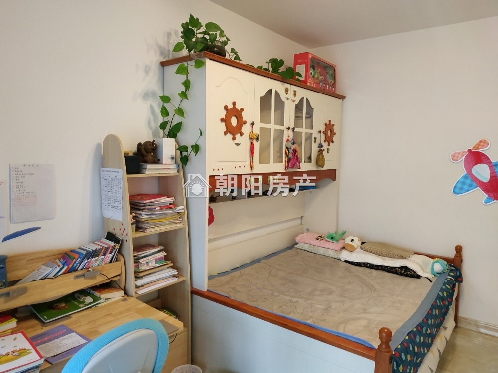 鑫诚花园 140平 南向豪装三居 满两年 学区房