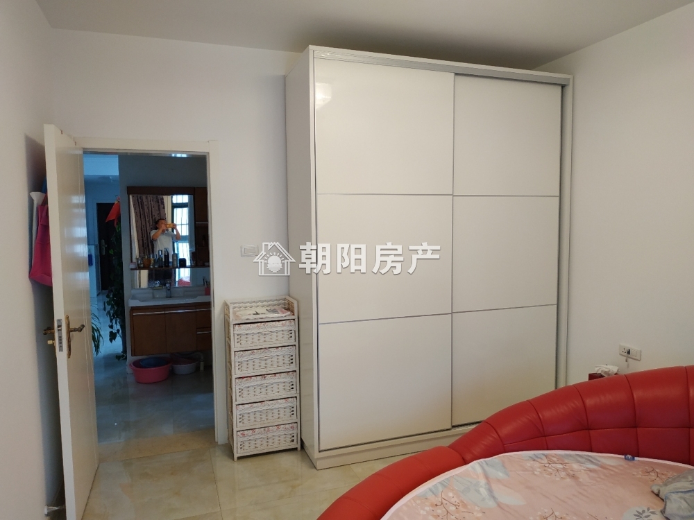 鑫诚花园 140平 南向豪装三居 满两年 学区房